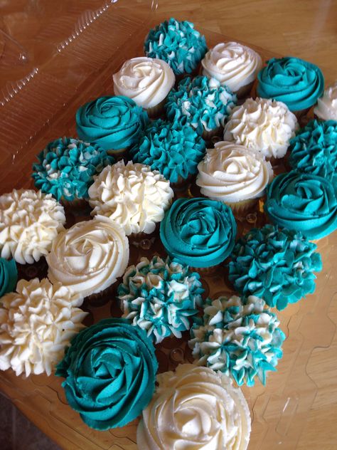 Dark Teal Weddings, Teal Cupcakes, Black And White Cupcakes, Board Night, 12 Birthday, Teal Flowers, Teal Wedding, Flower Cupcakes, Teen Party