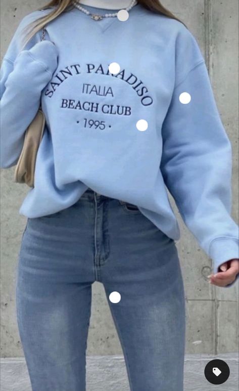 Old Money Sweatshirt, Hot Fall Outfits, Clothes Combinations, Fall Outfit Ideas, Sweatshirt Outfit, Please Follow Me, Outfit Combinations, Seasonal Fashion, Earn Money Online