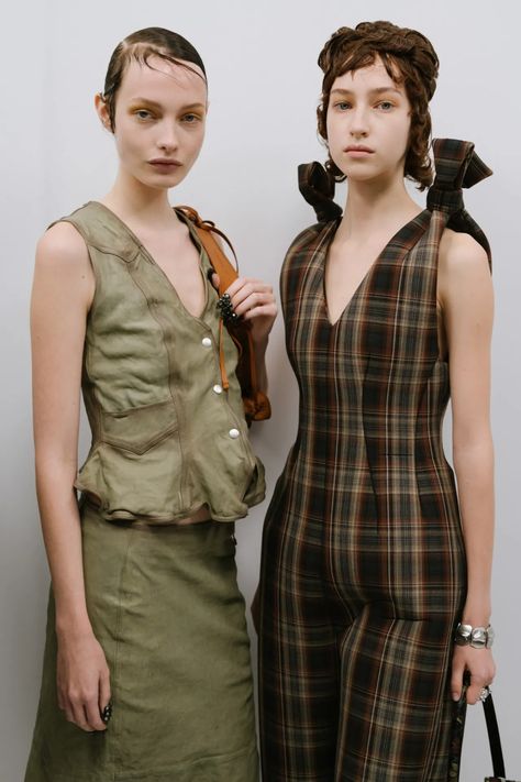 Backstage at Acne Studios Spring 2025 Ready-to-Wear Collection [PHOTOS] Acne Studios Editorial, Fashion 2025, Acne Studio, Spring 2025, Alessandro Michele, September 2024, Beauty Industry, Fashion Week Spring, Paris Fashion