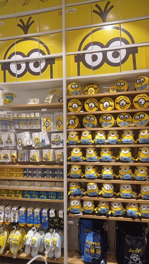 Minion Things, Minion Stuff, Minions Merchandise, Minion Gifts, Minion Photos, Minions 4, Diy Minions, Minion Toy, Event Booth Design