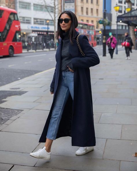 Winter Outfit Navy Coat, Long Navy Wool Coat, Navy Oversized Coat, Long Wool Coat Outfit, Navy Blue Coat Outfit, Navy Wool Trench Coat, Navy Coat Outfit, Blue Coat Outfit, Wool Coat Outfit