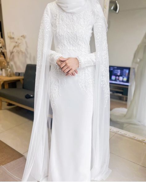 Malay Wedding Dress Nikah, Dress Nikah, Malay Wedding Dress, Nikah Decor, Sketches Design, Nikah Outfit, Modest Bride, Muslimah Wedding Dress, Nikah Dress