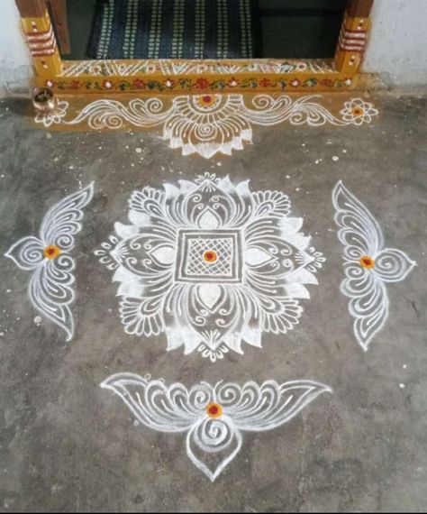 Alpona Design Square, Telugu Rangoli Designs, Short Rangoli, Square Rangoli, Lotus Muggulu, Geethala Muggulu, Lotus Kolam, Freehand Rangoli, Easy Rangoli Designs Videos