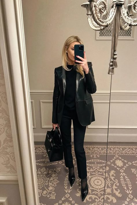 The Many Bags of Morgan Stewart - PurseBlog Morgan Stewart Mcgraw, Morgan Stewart Style, Oversized Outfit Ideas, 2023 Moodboard, Morgan Stewart, Ladylike Style, Vintage Preppy, Corporate Outfits, Blazer Outfit