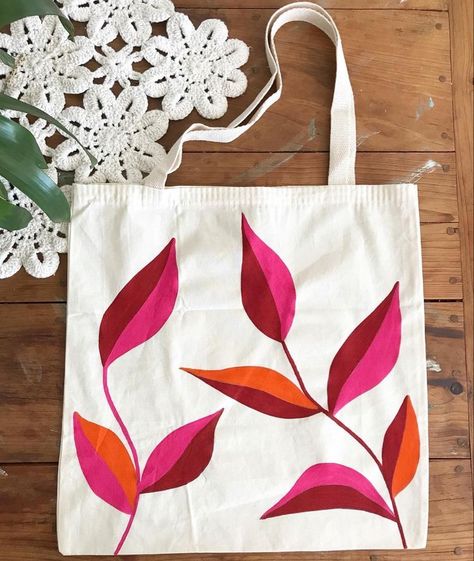 Diy Bag Painting, Jute Bags Design, Creative Tote Bag, Diy Tote Bag Design, Painted Canvas Bags, Handpainted Tote Bags, Canvas Bag Diy, Canvas Bag Design, Handmade Fabric Bags