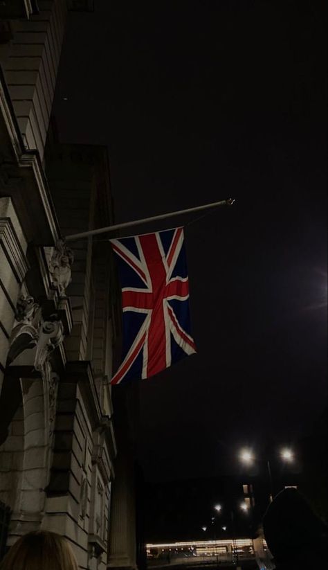 Hobie Brown, England Aesthetic, Spider Punk, Spider Man Across The Spider Verse, Aesthetic London, All The Bright Places, London Vibes, London Dreams, Across The Spider Verse