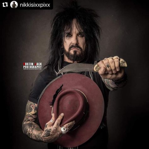 Motley Crue Nikki Sixx, Sixx Am, Mick Mars, Motley Crüe, Nikki Sixx, Motley Crue, Mötley Crüe, A Year Ago, A Year