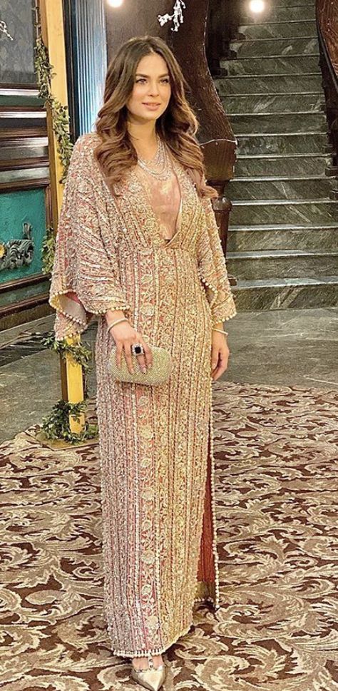 Pakistani Party Wear Dresses, Pakistani Formal Dresses, Kaftan Designs, Asian Bridal Dresses, Pakistani Wedding Outfits, Pakistani Fancy Dresses, Pakistani Dresses Casual, Pakistani Fashion Party Wear, Beautiful Pakistani Dresses