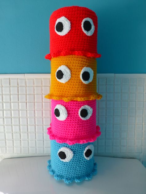 Pac man toilet roll cover Crochet Pacman, Geeky Crochet Patterns, Toilet Roll Cover, Crochet Toilet Roll Cover, Crochet Bathroom, Retro Items, Crochet Kitchen, Crochet For Home, Crochet Diy