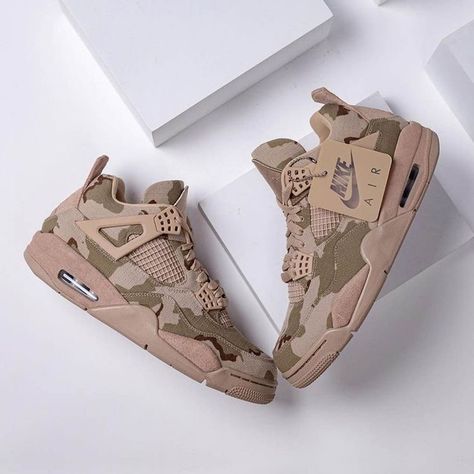 Aleali May Jordan, Travis Scott Shoes, Aleali May, Sneaker Closet, Pretty Sneakers, Preppy Shoes, Cat White, Kicks Shoes, Jordan 4s