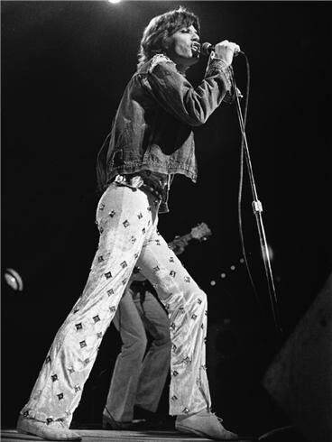 Mick Jagger - Wembley 1973. Mick Jagger Style, Keith Richards Guitars, Patti Hansen, Anita Pallenberg, Moves Like Jagger, Bianca Jagger, Ronnie Wood, Joan Baez, Charlie Watts