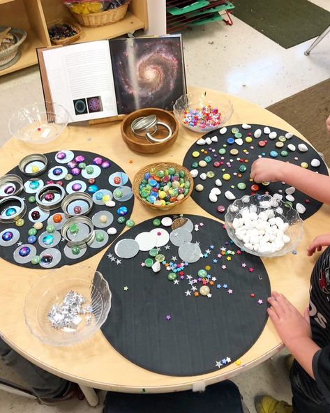 Loose Parts have endless possibilities and allow children to create without any predetermined outcome. Invitation To Create, Space Preschool, Space Activities, Box Creative, Reggio Inspired, Invitation To Play, Loose Parts, Space Party, Making Crafts