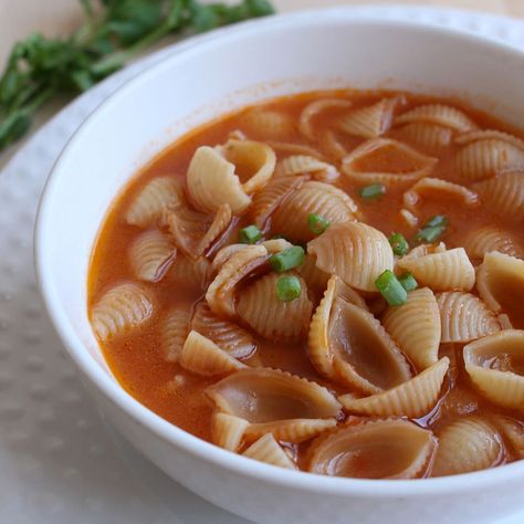 She sells seashells by the Mexican seashore 🐚 🌊 🍲  Sopa de Conchas, or Mexican Shell Pasta Soup. 🥄  A Mexican food classic 💗  Recipe + VIDEO on the blog ⬆️ link in profile 👆🏼 https://inmamamaggieskitchen.com/sopa-de-conchas/ #sopadeconchas #sopa #caldo #mexicansoup  #mexicanfood #comidamexicana #mexicanfoodtruck #delicious #mexicanfoodisthebest #mexicanfoodislife #mexicanfoodie #mexicanfoodporn #mexican #mexicano #querico #mexicanfoodlover #mexicanfoods #mexicanfoodpic Chicken Soup Recipes Easy, Mexican Soup Recipes, Shell Pasta, Soup Video, Stews Recipes, Mexican Pasta, Authentic Mexican Recipes, Mexican Soup, Mexican Foods