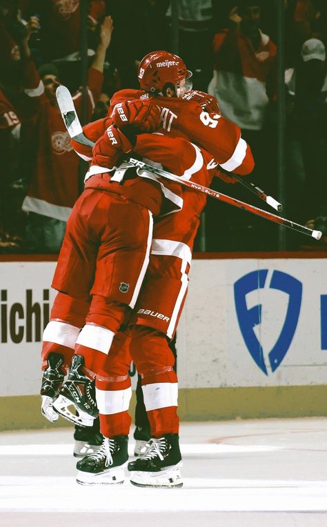 Detroit Red Wings Aesthetic, Red Wings Aesthetic, Wings Aesthetic, Hockey Aesthetic, Hockey Art, Boys Hockey, Hockey Men, See You Space Cowboy, Hockey Pictures