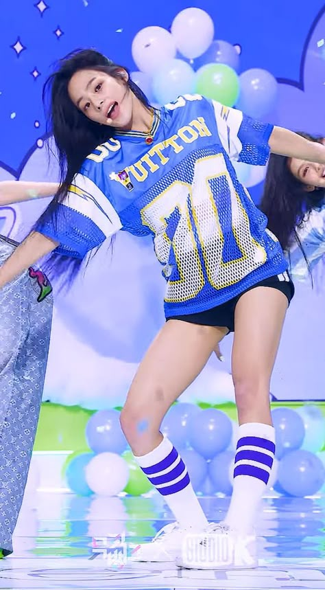 minji (new jeans) New Jeans Jersey Outfit, New Jean Outfits Kpop, New Jeans Kpop Stage Outfits, Minji Newjeans Stage Outfit, New Jeans Outfits Stage, New Jeans Minji Outfits, New Jeans Fits Kpop, Minji New Jeans Outfits, Kpop Jersey Outfit