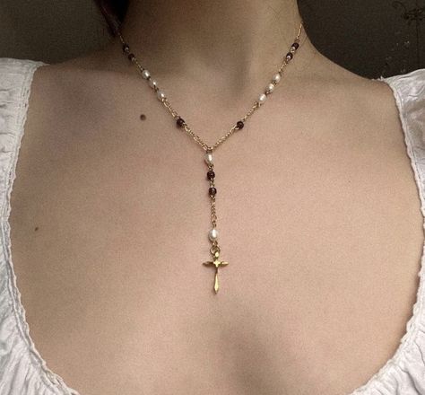 Dainty Cross Necklace, Rosary Style Necklace, Jesus Necklace, Necklace Outfit, Christian Necklace, Catholic Jewelry, Jewelry Accessories Ideas, Rosary Necklace, Dope Jewelry