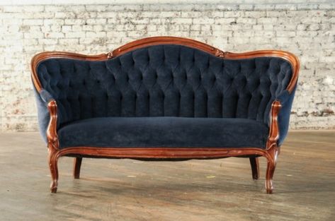 12 Beautiful Velvet Sofa Designs For Every Home Style Tufted Leather Couch, Blue Sofa Chair, Victorian Couch, Tufted Couch, Velvet Tufted Sofa, Victorian Sofa, Blue Velvet Sofa, Unique Furniture Pieces, Velvet Couch