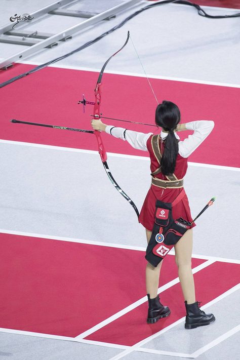 Archery Stance Reference, Royal Archery Aesthetic, Archery Sport Aesthetic, Archery Olympics, Korean Archery Traditional, Archery Olympics Women, Archery Poses, Olympic Archery, Archery Aesthetic