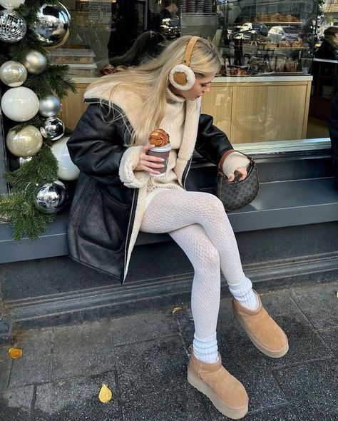 Snow Outfits For Women, Uggs Outfits, Outfit With Uggs, Comfy Outfits Winter, Cute Thanksgiving Outfits, Look Adidas, Estilo Indie, Skandinavian Fashion, Winter Outfits Cold