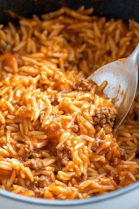 GROUND BEEF ORZO WITH TOMATO CREAM SAUCE - Charm Recipes Ground Beef Orzo With Tomato Cream Sauce, Ground Beef Orzo Recipes, Beef Orzo, Tomato Cream Sauce, Orzo Recipes, Creamy Tomato Sauce, Orzo Pasta, Sauteed Vegetables, One Pan Meals