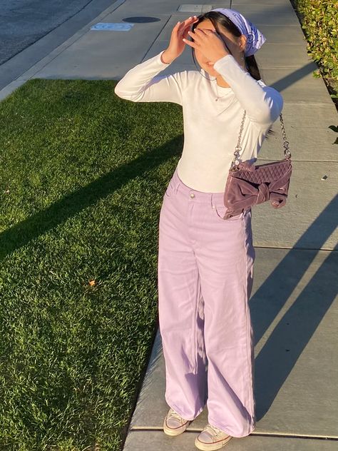 purple pants outfit Outfit Ideas With Lavender Pants, Outfits With Light Purple Pants, Light Purple Jeans Outfit, What To Wear With Purple Pants, Purple Pants Outfit Aesthetic, Light Purple Pants Outfit, How To Style Purple Pants, Lavender Jeans Outfit, Purple Sweatpants Outfit