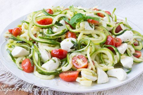 Low Carb Caprese Zucchini Noodle Pasta Salad Noodle Pasta Salad, Zucchini Noodle Pasta, Salad Caprese, Balsamic Chicken Thighs, Tartiflette Recipe, Noodle Pasta, Zucchini Noodle, Zucchini Noodle Recipes, Zucchini Salad