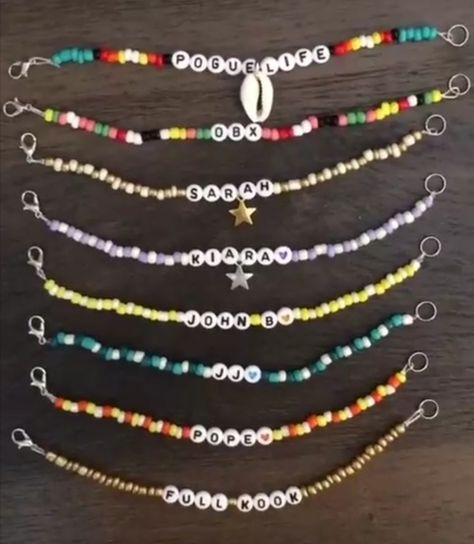 Obx Clay Bead Brackets, Outerbanks Inspired Bracelets, Jj Obx Bracelet, Obx Neclace Ideas, Pouge Life Bracelets, Jj Outer Banks Necklace, Outer Banks Aesthetic Jewelry, Collier Outer Banks, Obx Bracelets Ideas Jj