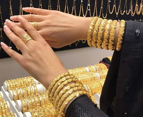 Visit my YouTube channel and more design waiting for you قلادات متدلية, Dubai Gold Jewelry, Unique Gold Jewelry Designs, Arabic Jewelry, Gold Jewellry, Gold Aesthetic, Gold Bangles Design, Jewelry Accessories Ideas, Dope Jewelry