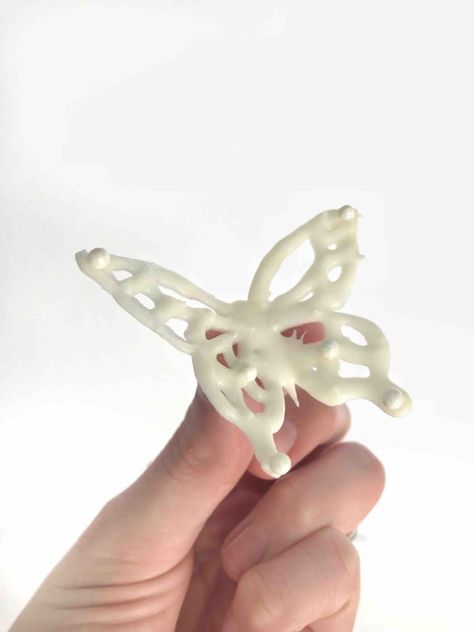 How to Pipe White Chocolate Butterflies (video tutorial) - In Fine Taste Chocolate Butterflies, Edible Butterfly, Butterfly Video, Chocolate Shapes, Lemon Poppyseed Cake, Sweet Talker, Butterfly Cupcakes, Butterfly Stencil, Butterfly Tutorial