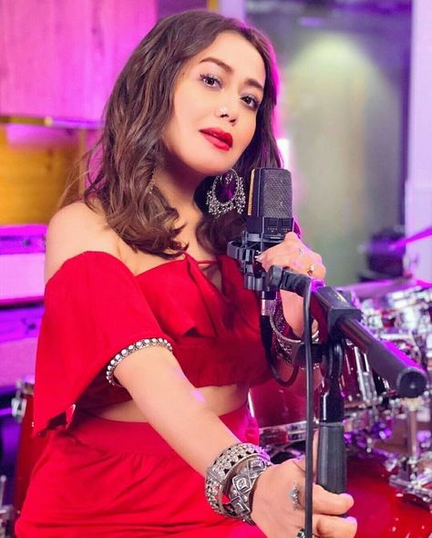 Arijit Singh New song ringtone. Arijit Singh ringtones.arijit Singh New song whatsapp statusl Neha Kakkar Dresses, Indian Idol, Neha Kakkar, Arijit Singh, Print Design Art, Best Dress, Indian Wedding Wear, New Song