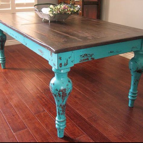 COULD THIS be what you pattern your kitchen island after?! living room end table--kitchen table Furniture Colors, Distressed Furniture, Painting Furniture, Redo Furniture, Refinishing Furniture, Rustic Furniture, Furniture Projects, Rustic Dining Table, Dining Rooms