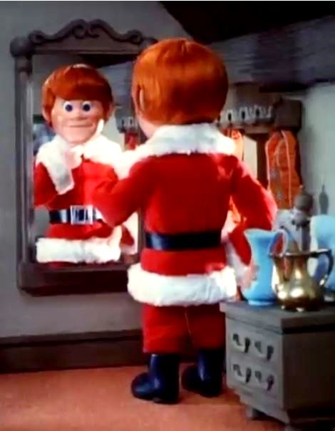 Classic Christmas Movies, Kris Kringle, Santa Claus Is Coming To Town, Christmas Shows, Animated Christmas, Christmas Characters, Christmas Cartoons, Christmas Memory, Christmas Crafts Diy