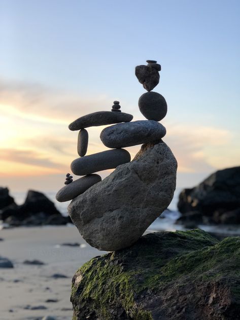 Rock Stacking Art, Rock Balancing Art, Rock Balance, Rock Stacking, Stacking Rocks, Balancing Rocks, Stacked Rocks, Rock Balancing, Stone Balancing