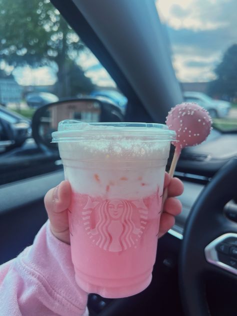 #pink #starbucks Pink Starbucks Aesthetic, Preppy Starbucks Drinks, Starbux Drinks, Preppy Drinks, Pink Drink Starbucks, Bubble Tee, Pink Soda, Iced Starbucks Drinks, Aesthetic Drinks