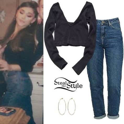 Ariana Grande shared some pictures from Christmas Eve where she is seen wearing the Out From Under Zoey Seamless V-Neck Cropped Top (sold out) and BDG Mom Jeans in Indigo ($49.00 – exact color sold out) both from Urban Outfitters, and Jennifer Fisher Brass Hoops ($165.00). Ariana Grande Style Casual, Ariana Grande Style 2023, Ariana Grande 2021 Outfits, Ariana Grande Outfits Steal Her Style, Steal Her Style Ariana Grande, How To Dress Like Ariana Grande, Ariana Grande Outfits 2022, Ariana Grande Fits, Ariana Grande Outfit Inspo