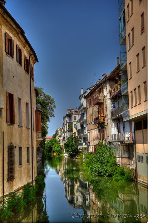 Small-river-at-padova-italy Padua Italy, Italy Architecture, Paradise Travel, Italian Aesthetic, Villas In Italy, Italy Pictures, Hdr Photography, Italy Holidays, Italy Aesthetic