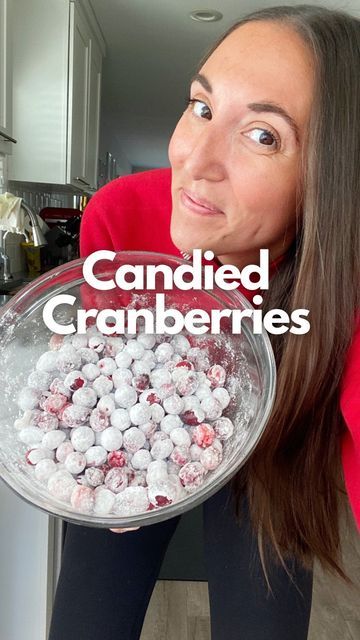 Jacqui Saldaña Simple Recipes on Instagram: "The BEST Candied Cranberries in less than 20 minutes! What I love most about these little gems is the texture. They have a slightly crunchy outside and a juicy inside. These are the perfect balance of sweet + tart 🤗 Start with a bag of cranberries (give them a good rinse first) then toss them in a bowl with a 1/4 cup water, the juice of half a lemon and 1/4 cup sugar. Stir until the sugar dissolves and the cranberries are all coated in the sugared mi Sugar Coated Cranberries Holidays, Crunchy Candied Cranberries, Candy Coated Cranberries, Powdered Sugar Cranberries Recipe, Baked Cranberries With Powdered Sugar, Powdered Sugar Cranberries Baked, Russian Candied Cranberries, Cranberry Powdered Sugar, Candied Cranberries Prosecco