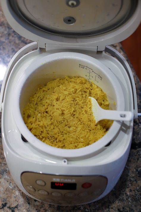 Turmeric Rice Recipe in the Rice Cooker (or not!) Tumeric Rice Recipe, Turmeric Rice Recipe, Tumeric Rice, Rice In Rice Cooker, Zojirushi Rice Cooker, Lemon Dill Salmon, Greek Rice, Basmati Rice Recipes, Turmeric Rice