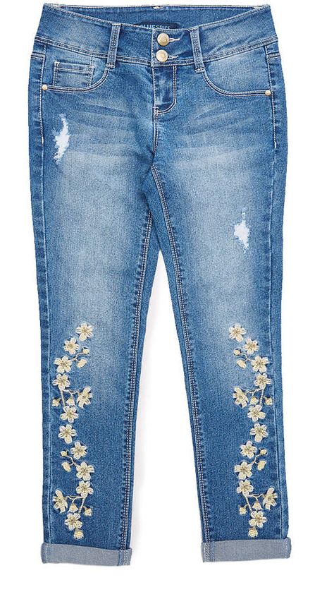 Dali Wash Cherry Blossom Embroidered Jeans - Girls Patched Jeans Diy, Jeans Bordados, Jeans Embroidery, Lace Jeans, Painted Clothes Diy, Elle Fashion, Shopping For Clothes, Denim Projects, Painted Jeans