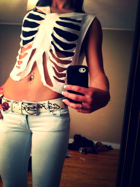 #Homemade skeleton costume#Double belly button piercing#Ed Hardy belt Double Belly Button Piercing, Den Mrtvých, Diy Cut Shirts, Skeleton Costume, Diy Vetement, Skeleton Shirt, Belly Button Piercing, Halloween Make, Clothing Hacks