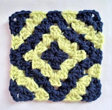 CrochetbagsandmoreKM - Etsy Granny Square Diamond Free Pattern, Crochet Granny Square 2 Color, Crochet Diamond Granny Square, Modern Granny Squares Crochet, 2 Color Granny Square Crochet Pattern, Crochet Granny Square Variations, Unique Crochet Granny Square Patterns, Diamond Granny Square Pattern, 12 Inch Granny Square Crochet Pattern