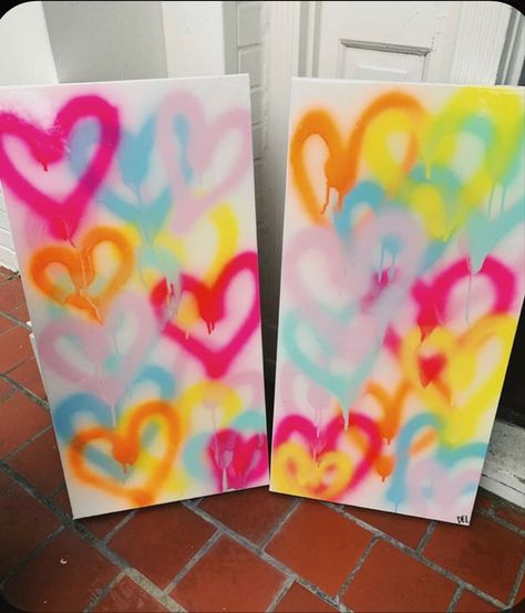 Umd Dorm, Preppy Crafts, Preppy Paintings, Dorm Paintings, Spray Paint Wall, Parking Spot Painting, Preppy Decor, Graffiti Heart, Spray Paint Canvas