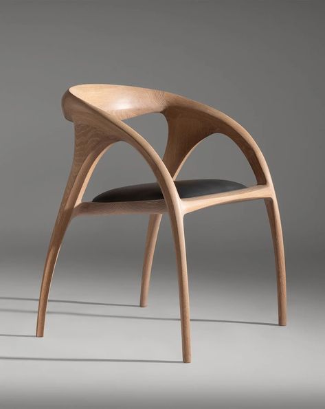 Irish Furniture, Chair Accent Chairs, Leather Seat Cushion, Interactive Architecture, Design Objet, Curved Furniture, Chair Design Modern, Chair Ideas, Oak Chair