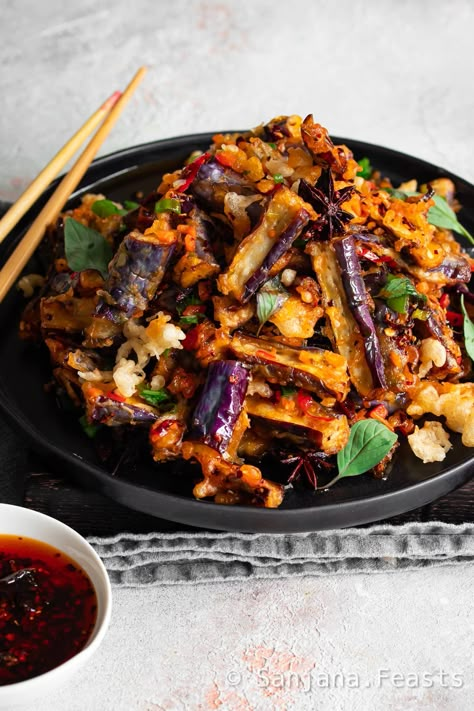 Crispy Chilli Oil Aubergine - Sanjana.Feasts - Indo-Chinese Recipes Onion Bhaji Recipe, Crispy Chilli Oil, Onion Bhaji Recipes, Chilli Crisp, Vegetarian Chinese Recipes, Fruit And Veg Market, Aubergine Recipe, Homemade Chilli, Indo Chinese Recipes