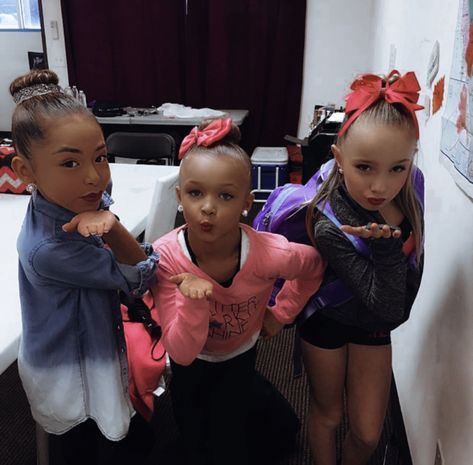 Dance Moms Minis, Dance Moms Moments, Dance Moms Pictures, Dance Mums, Maddie Ziegler, Dance Competition, Dance Moms, Dance Floor, Gymnastics