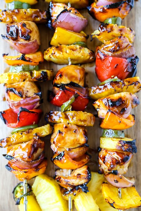 Grill Kabobs, Grilling Vegetarian, Hawaiian Teriyaki Chicken, Chicken Skewers Grilled, Grill Sides, Food Pakistani, Teriyaki Skewers, Chicken Hawaiian, Chicken Shish Kabobs