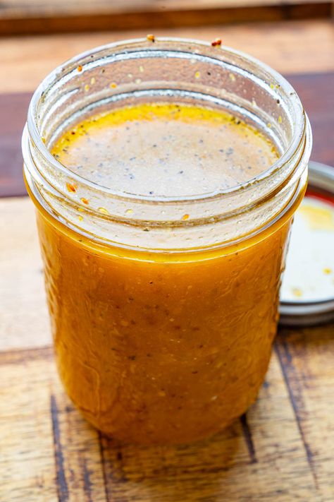 A quick and easy homemade honey mustard vinaigrette! Sandwich Specials, Dressing Closet, Healthy Delicious Dinner, Closet Cooking, Fun Drink Recipe, Homemade Honey Mustard, Yum Sauce, Mustard Vinaigrette, Salad Recipe Ideas