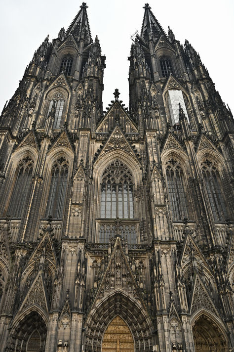 Visiting the Cologne Christmas Markets and Historic Landmarks German Architecture Aesthetic, Cologne Cathedral Aesthetic, Germany Culture, Goth Architecture, German Architecture, Gothic Buildings, Gothic Cathedral, Historical Landmarks, Gothic Architecture