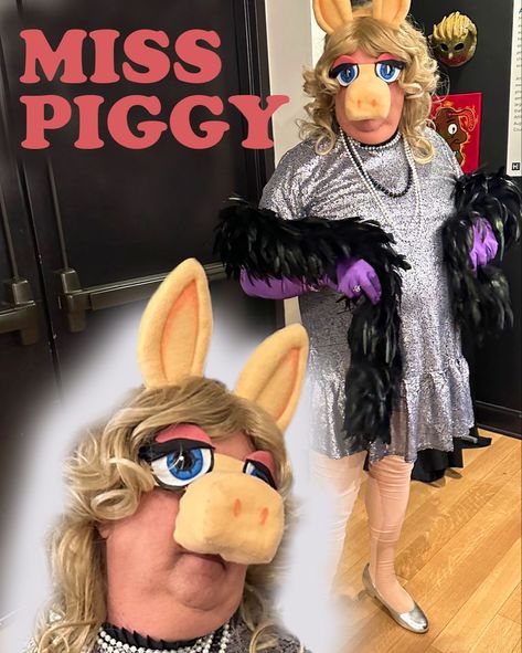 Miss Piggy Muppet DIY costume made with felt, head band, sunglasses, interfacing, craft foam, and polyester fiberfill. Miss Piggy Costume, Piggy Costume, Mrs Piggy, Bee Free, New Embroidery Designs, Handmade Costumes, Embroidery Digitizing, Butterflies Svg, Miss Piggy