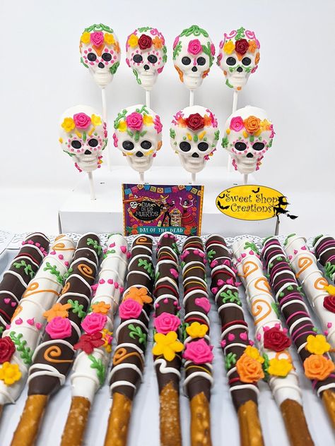 Coco Themed Birthday Party, Fiesta Mexicana Ideas, Dia De Los Muertos Party Ideas, Wedding Candy Table, Coco Party, Mexican Baby Shower, Mexican Treats, Party Invitations Templates, Mexican Birthday Parties